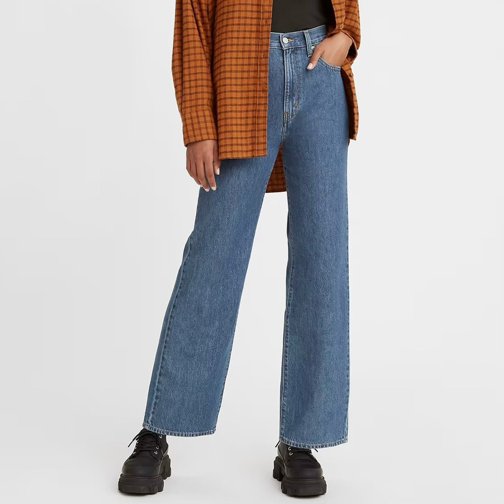 Levi's Classic Blue Straight Leg Jeans, NWT